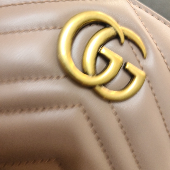 Gucci GG Marmont Cosmetic Case - Picture 3 of 11